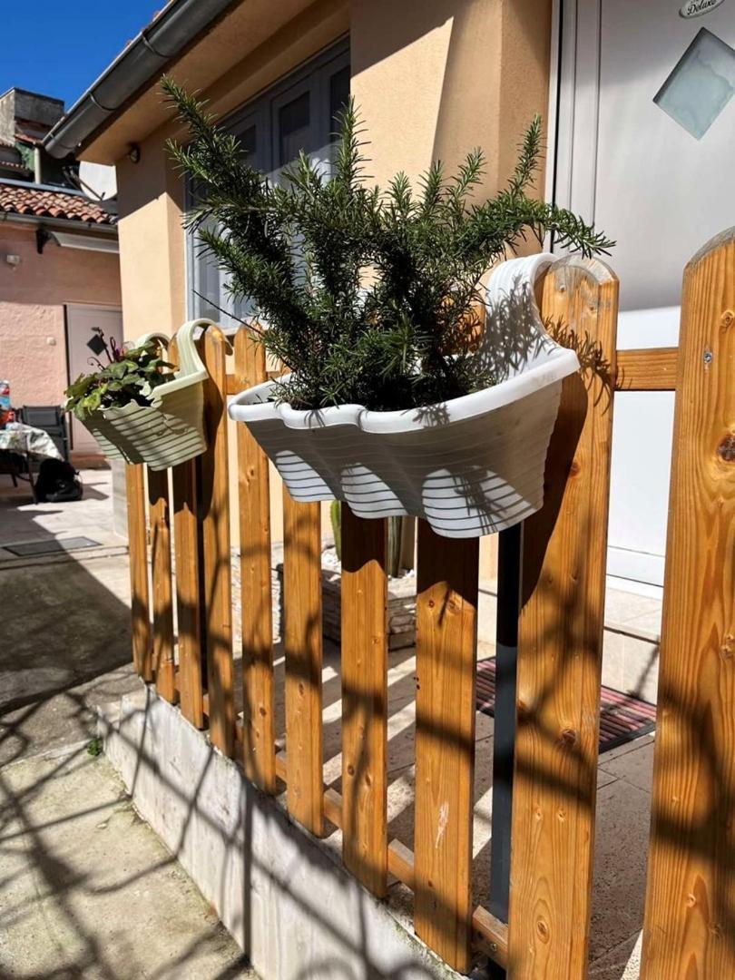 City Centre Apartment With Terrace 2 Pula Exterior photo